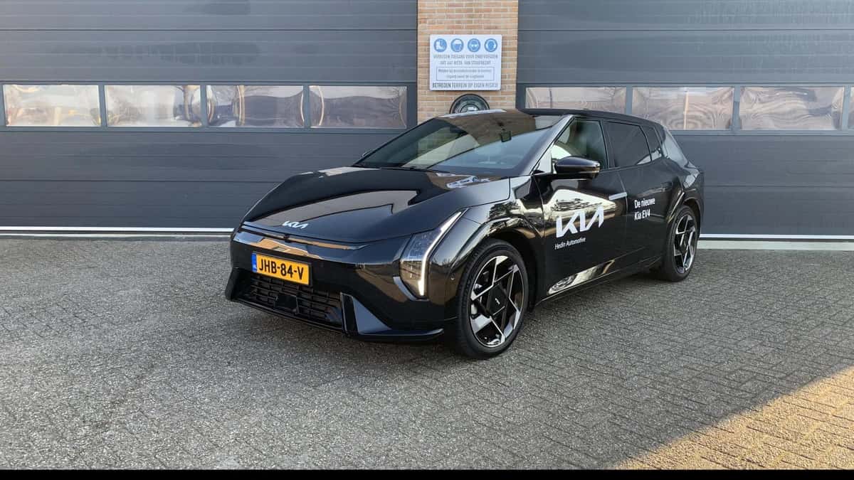 Kia EV4 (2025) — foto 1