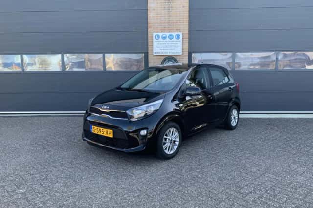 Kia Picanto (2023) thumbnail 2