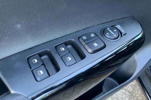 Kia Picanto (2023) thumbnail 11