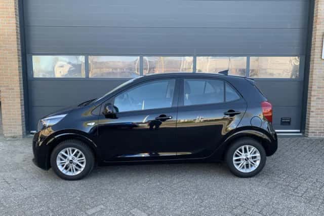 Kia Picanto (2023) thumbnail 3