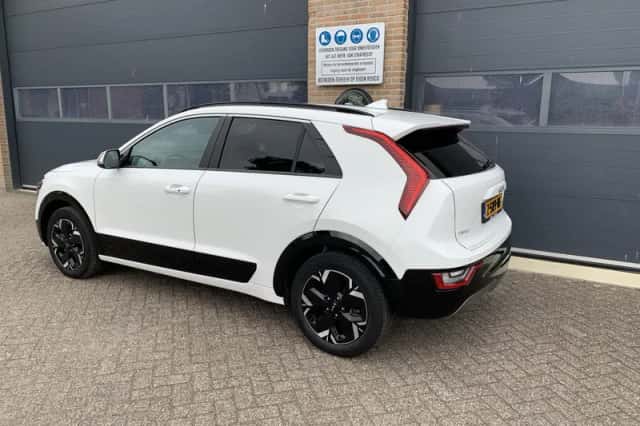 Kia Niro EV (2024) thumbnail 4