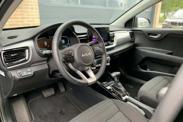 Kia Stonic (2025) thumbnail 9