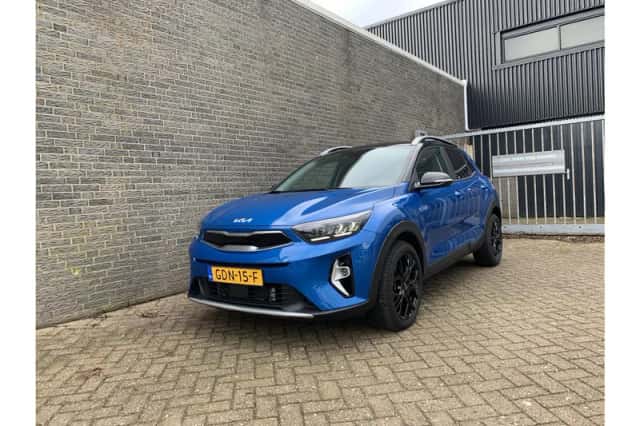 Kia Stonic (2024) thumbnail 3