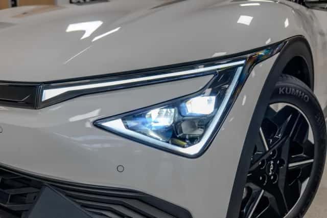 Kia EV6 (2025) thumbnail 2