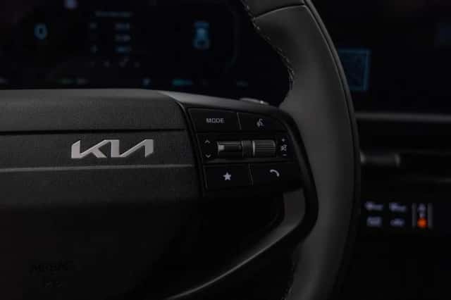 Kia EV6 (2025) thumbnail 8