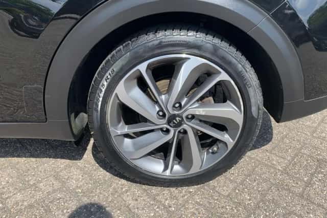 Kia Niro (2018) thumbnail 3