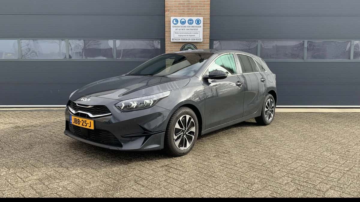 Kia Ceed (2025) — foto 1