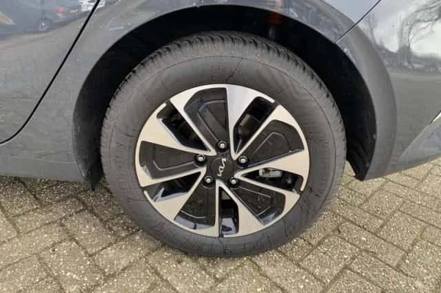 Kia Ceed (2025) thumbnail 3
