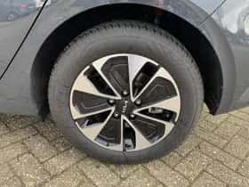 Kia Ceed (2025) thumbnail 3
