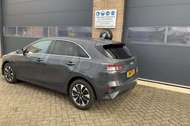 Kia Ceed (2025) thumbnail 4
