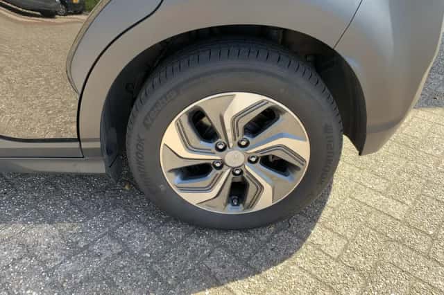 Hyundai Kona (2020) thumbnail 3