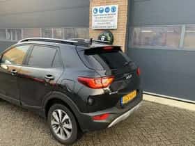 Kia Stonic (2025) thumbnail 4
