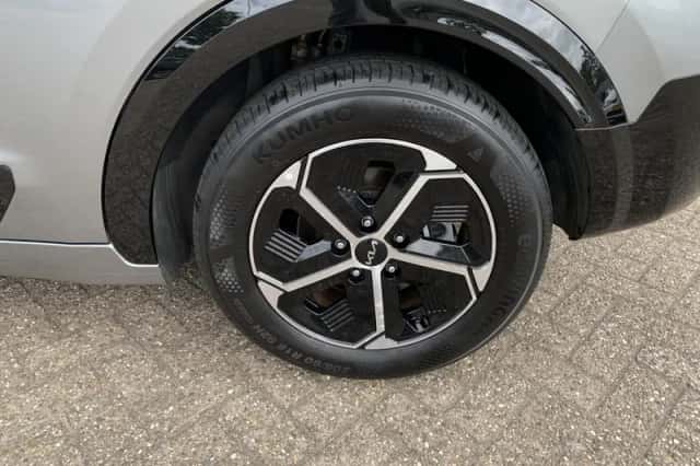 Kia Niro (2024) thumbnail 3