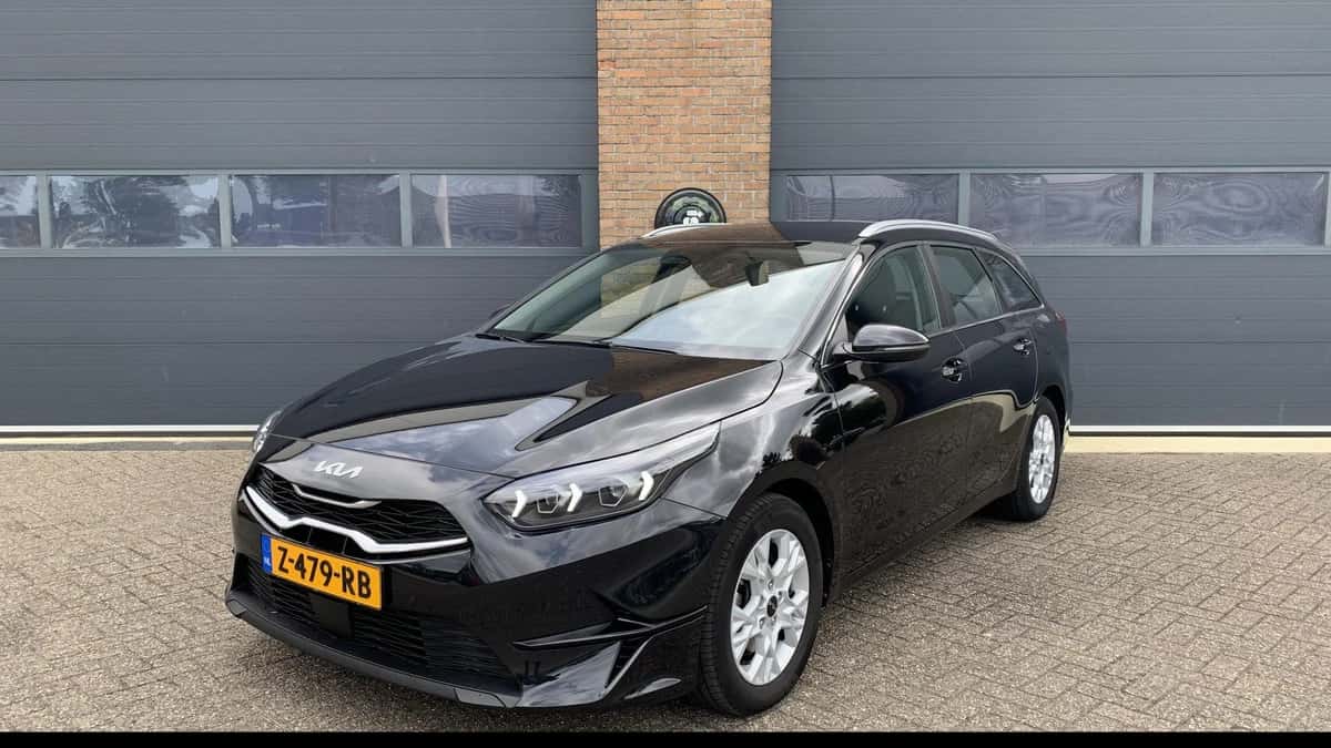 Kia Ceed Sportswagon (2024) — foto 1