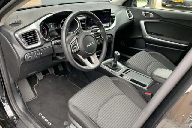 Kia Ceed Sportswagon (2024) thumbnail 8