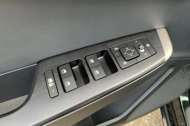 Kia EV6 (2025) thumbnail 14