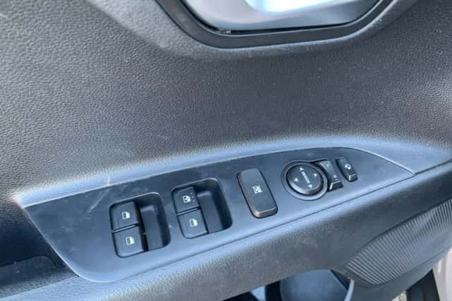 Kia Stonic (2020) thumbnail 12