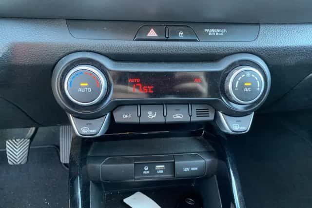 Kia Stonic (2020) thumbnail 19