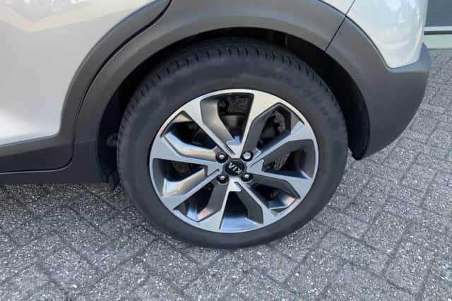 Kia Stonic (2020) thumbnail 3