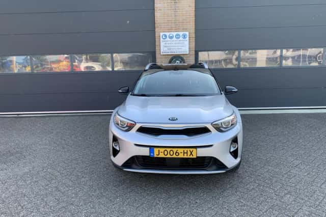 Kia Stonic (2020) thumbnail 5