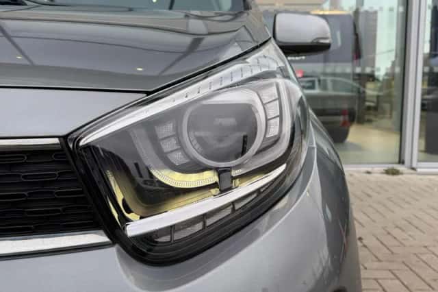 Kia Picanto (2021) thumbnail 3