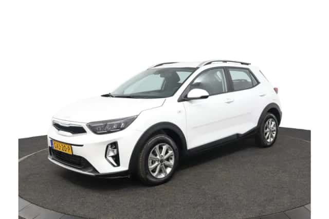 Kia Stonic (2024) thumbnail 1