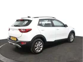 Kia Stonic (2024) thumbnail 2