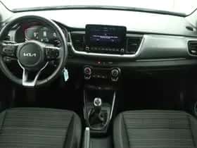 Kia Stonic (2024) thumbnail 4