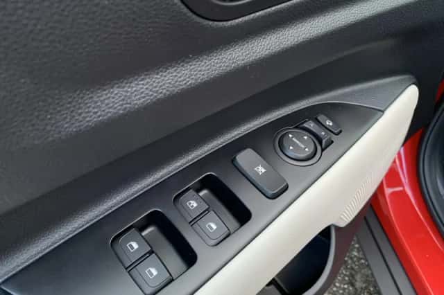 Kia Stonic (2025) thumbnail 14