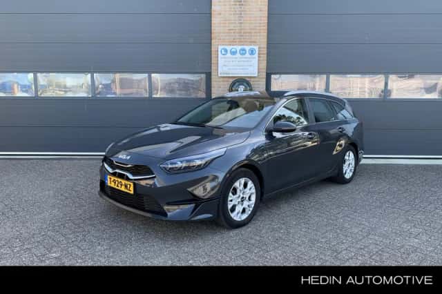 Kia Ceed Sportswagon (2023) thumbnail 1