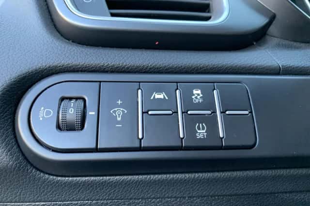 Kia Ceed Sportswagon (2023) thumbnail 11
