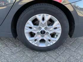 Kia Ceed Sportswagon (2023) thumbnail 3