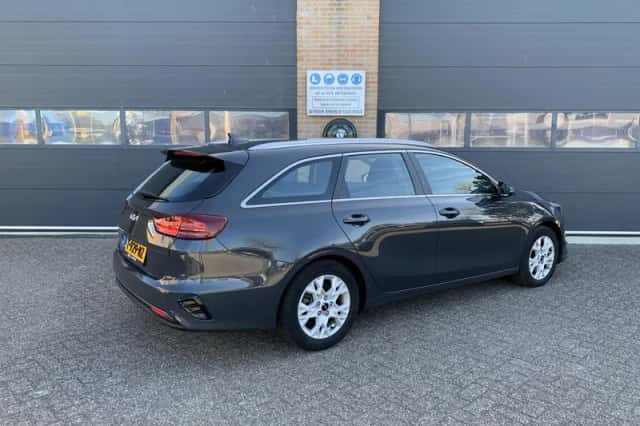 Kia Ceed Sportswagon (2023) thumbnail 23