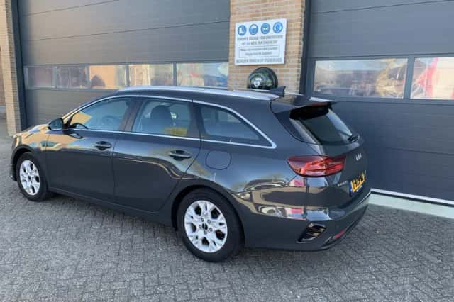 Kia Ceed Sportswagon (2023) thumbnail 4