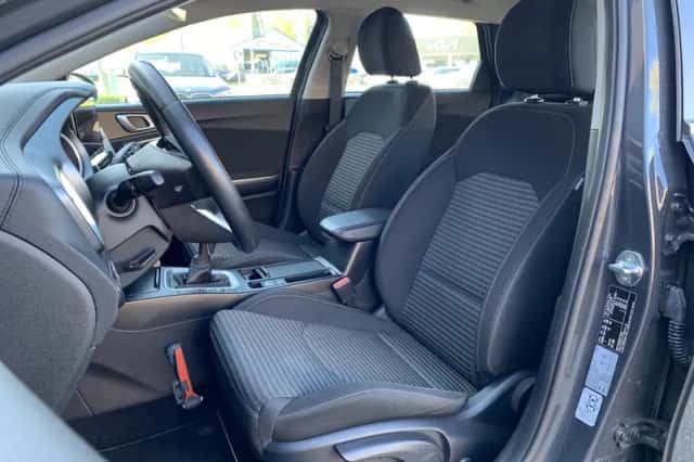 Kia Ceed Sportswagon (2023) thumbnail 9