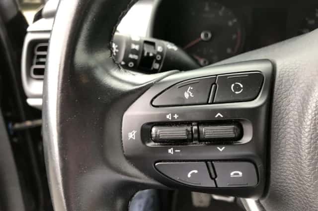 Kia Stonic (2020) thumbnail 11