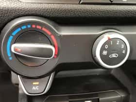 Kia Stonic (2020) thumbnail 7
