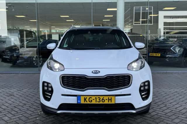 Kia Sportage (2016) thumbnail 3