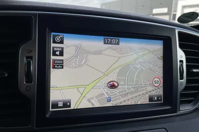 Kia Sportage (2016) thumbnail 30