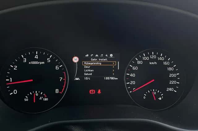 Kia Sportage (2016) thumbnail 35