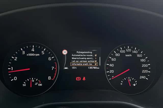 Kia Sportage (2016) thumbnail 39