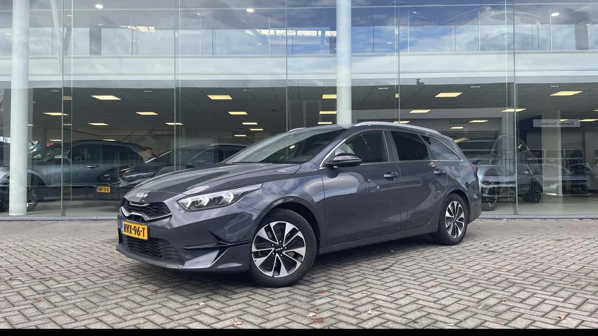 Kia Ceed Sportswagon (2025) — foto 1