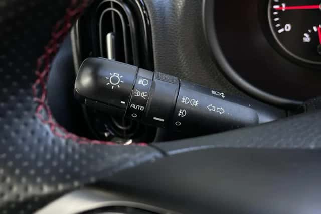 Kia Picanto (2022) thumbnail 21