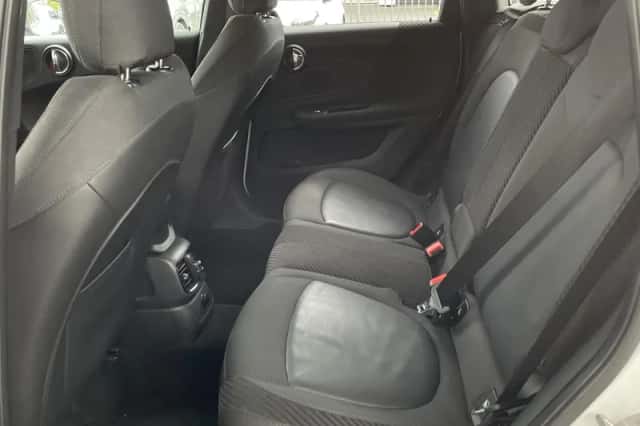 MINI Countryman (2018) thumbnail 13