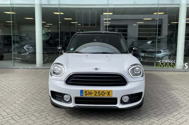 MINI Countryman (2018) thumbnail 3
