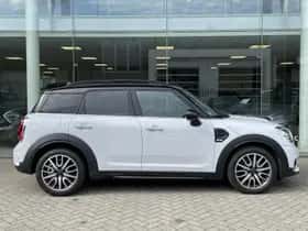 MINI Countryman (2018) thumbnail 4