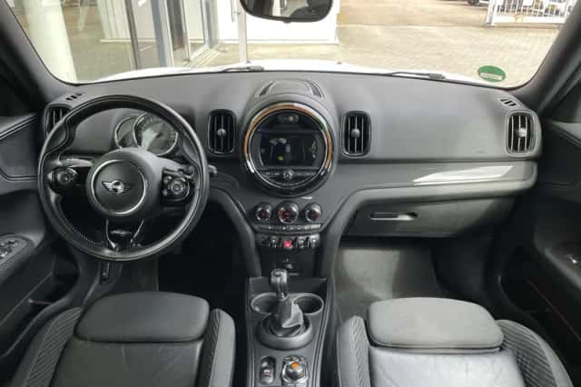 MINI Countryman (2018) thumbnail 5