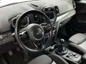 MINI Countryman (2018) thumbnail 9