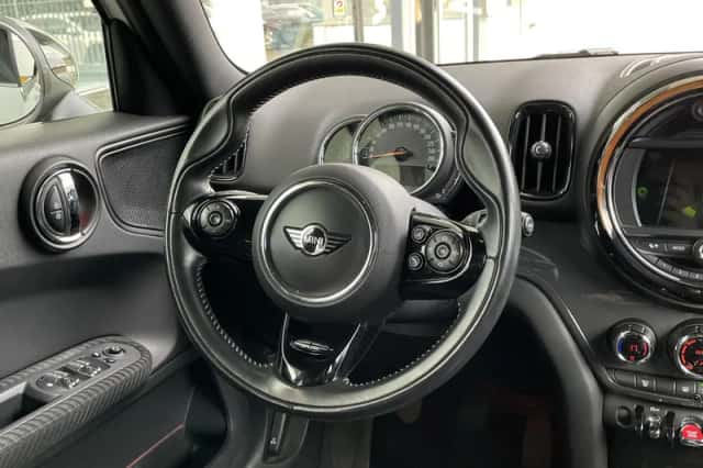 MINI Countryman (2018) thumbnail 10