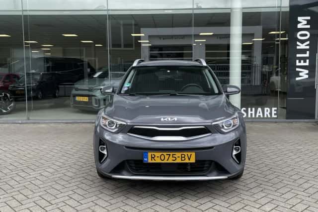 Kia Stonic (2022) thumbnail 3